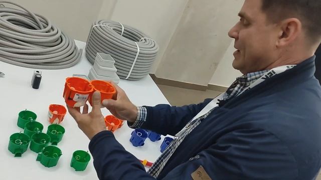 Богдан Семкович о подрозетниках IEK