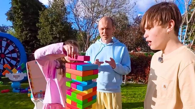 Гигантские игры смотреть онлайн