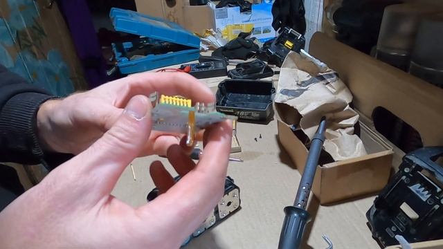 Аккумуляторы для Макиты с Алиэкспресс. Попытка сброса смотреть онлайн