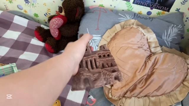 Разбираю свой книжный шкаф