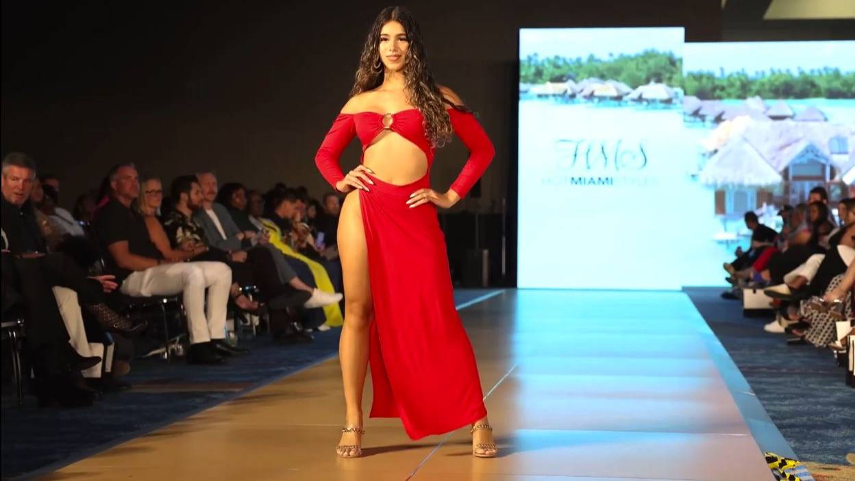 Очень аппетитные красотки из Майями (Slowed Reverb Mix) Fashion Show смотреть онлайн