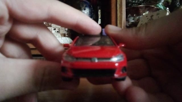 Шикарная моделька Фольксваген гольф джити в масштабе 1:43.