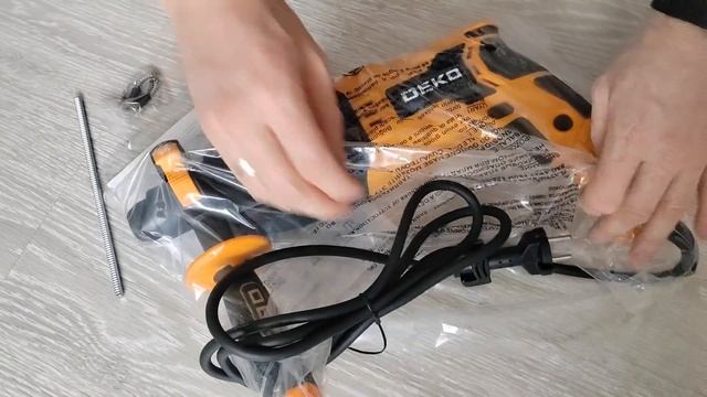 Распаковка — Перфоратор Deko DKH850W смотреть онлайн