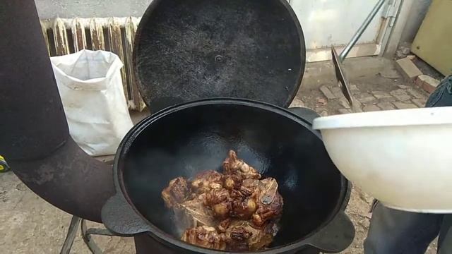 Блюдо в казане. Говяжий хвост с картошкой