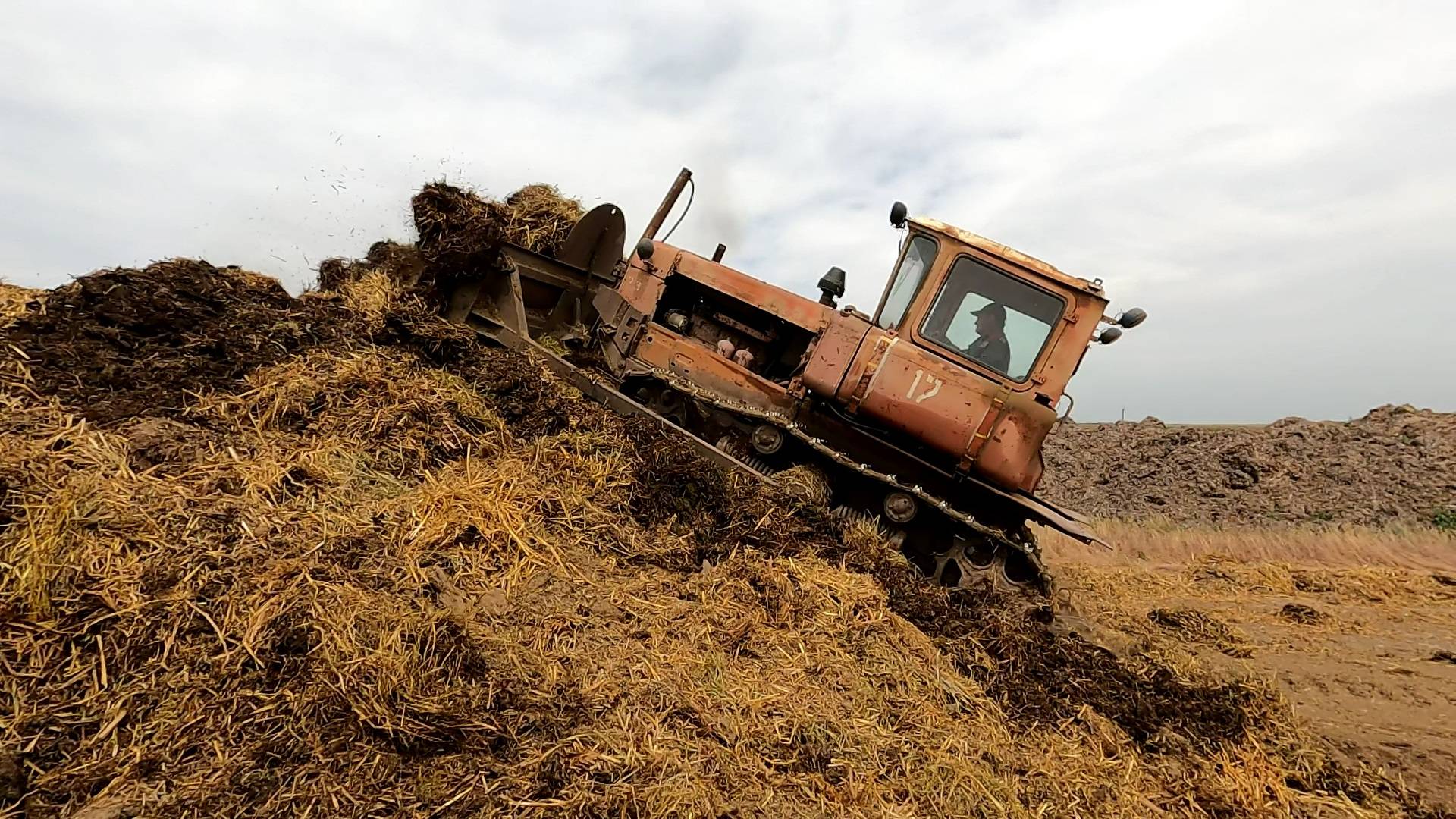 Василий Алексеевич на своем рабочем месте! Заехали в гости на овцеферму! ( ЧАСТЬ 2 ) смотреть онлайн
