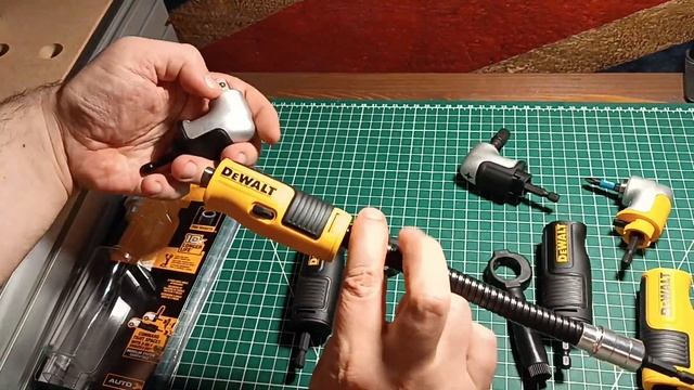 Угловая насадка DEWALT DWAMRA38FT под торцевые головки с квад?