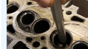 Как и чем выбить направляющие втулки клапанов из ГБЦ .