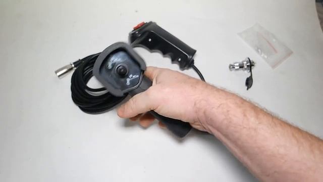 Пульты лебёдки с разъёмом и крышечкой.