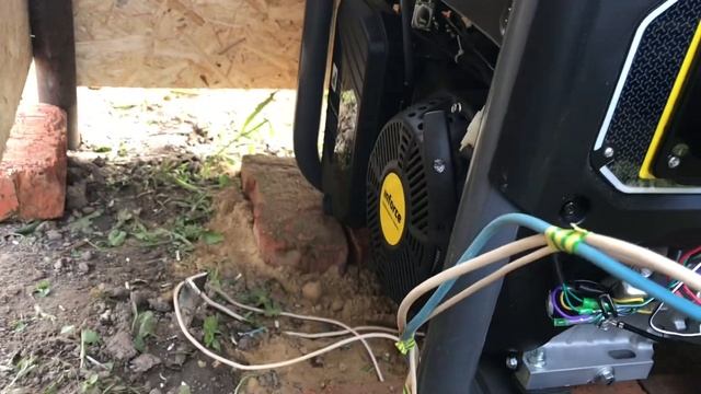 Подключение бензогегератора к дому.