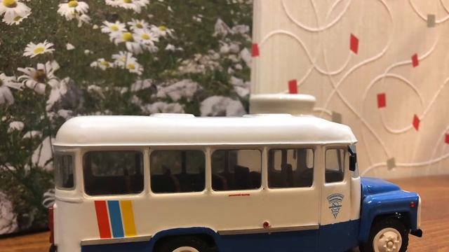 Масштабные модели общественного транспорта. 1:43. Автоб