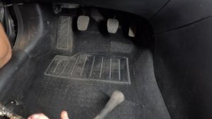 Как почистить пол в машине самому.