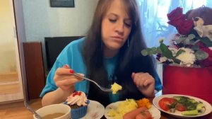 МУКБАНГ ПЮРЕ С СОСИСКАМИ/ ОВОЩНОЙ САЛАТИК #asmr #mukbang #eating