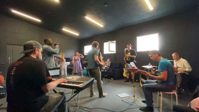 🎷 смотреть онлайн