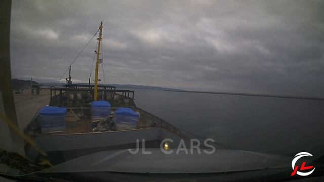 Погрузка автомобилей на судно в Японии