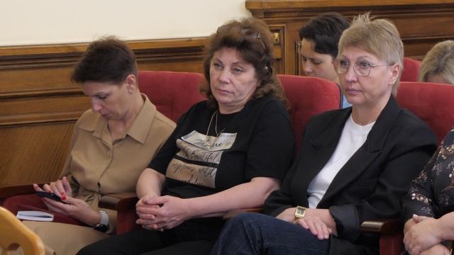 В 2024 году бюджет города Смоленска сохранил свою социальную направленность смотреть онлайн