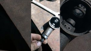 как снять прикипевший палец из поршня