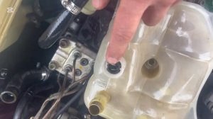 Расширительный бачок Ауди, как снять. Чем омыть. Как пр