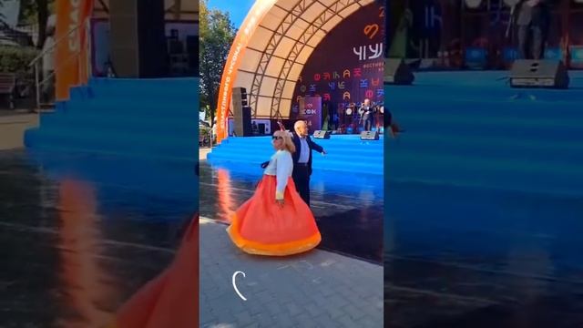 Нежданно-негаданно пригласили танцевать😁 смотреть онлайн