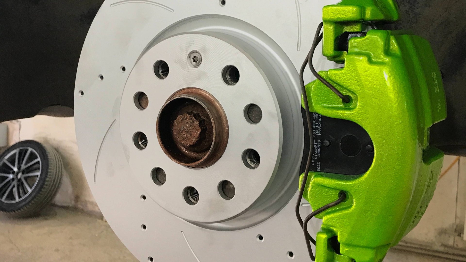 Готовим к сезону тормозные суппорта VAG 312 / 282