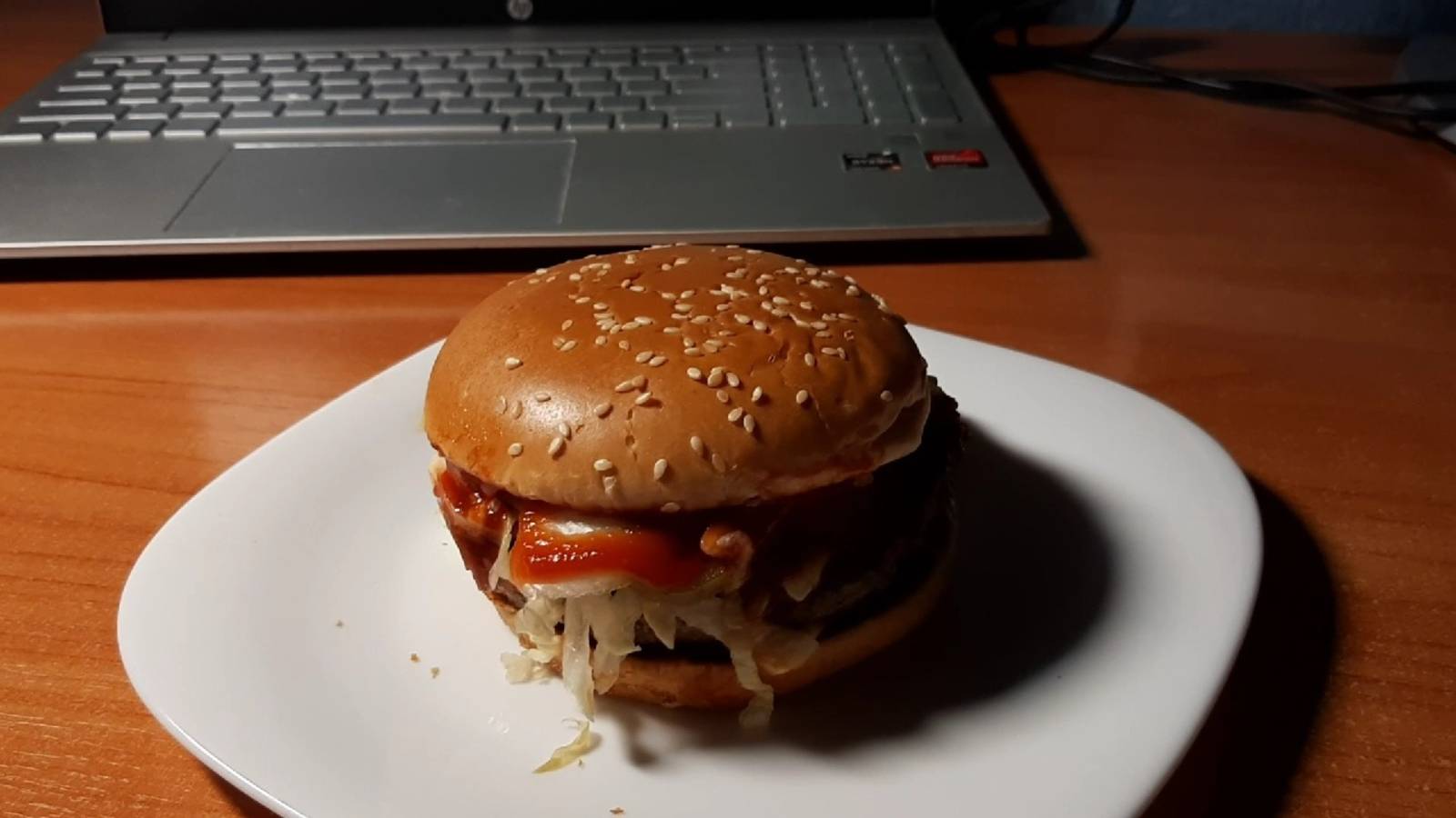 Бургер Гранд Де Люкс с халапеньо (Новинка) Вкусно - и Точка Москва обзор #обзор