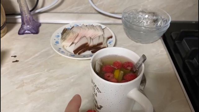 Сало в луковой шелухе