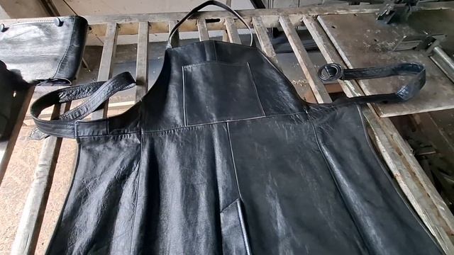 Сварочный, слесарный фартук из кожаного плаща смотреть онлайн