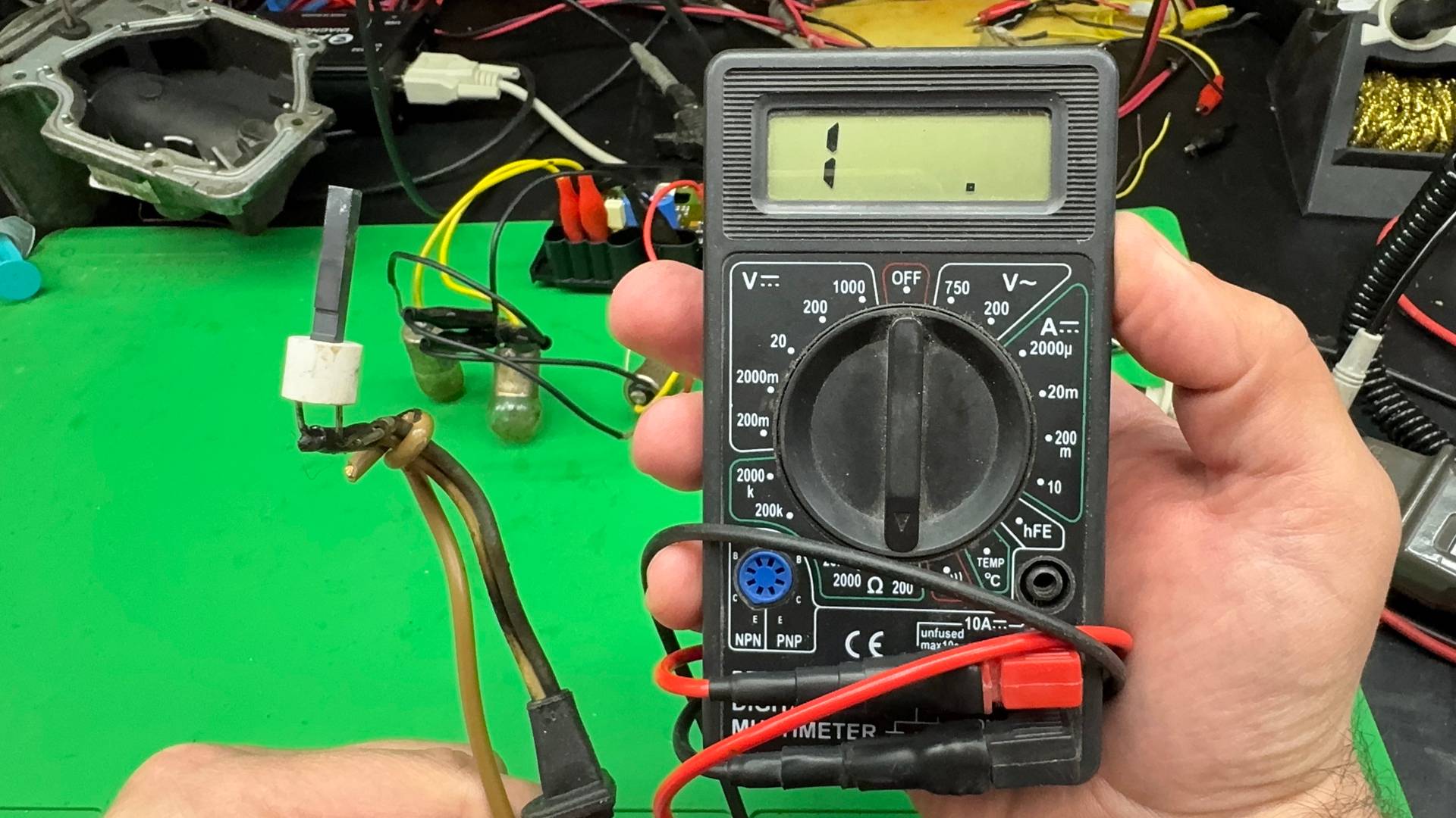 Простое тестирование свечи (датчика пламени) Webasto TT CZ смотреть онлайн