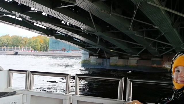 САНКТ-ПЕТЕРБУРГ прогулка на ТЕПЛОХОДЕ