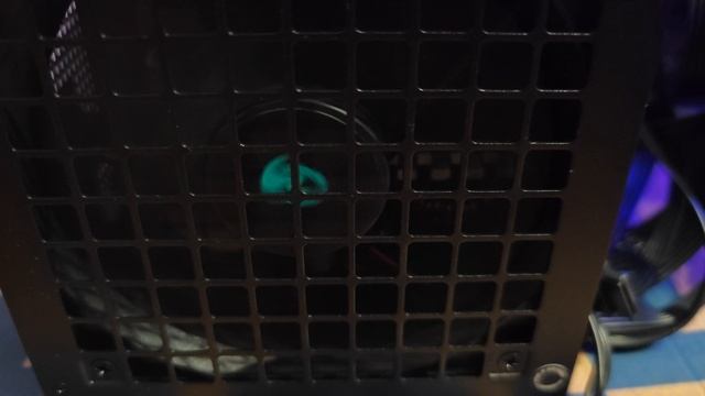 Звук работы вентилятора БП EEPCOOL GamerStorm PK600D при нагрузке