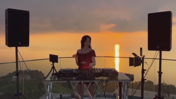 Melanie C - I Turn To You Remix