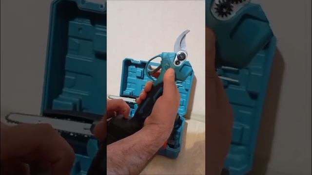 Набор 2в1 акумуляторна пила+акумуляторий секатор. смотреть онлайн