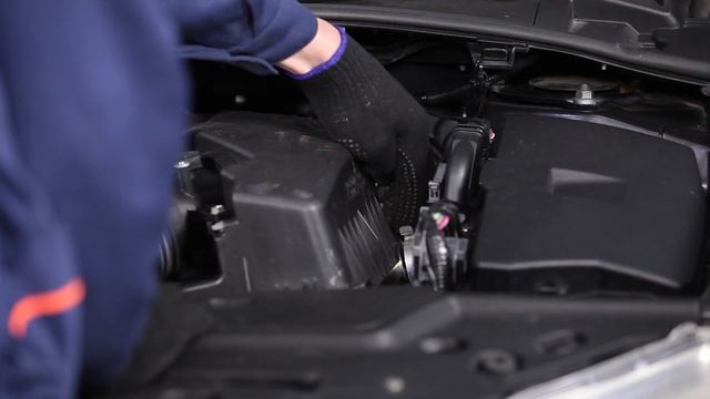 Jak Vyměnit Vzduchový Filtr Motoru Na TOYOTA СOROLLA E150 Sedan NÁVOD | AUTODOC