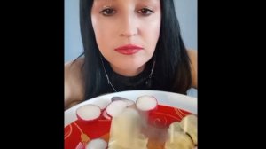 Мукбанг/Пельмени домашние ,овощи.Извините звук пропал не получился😘