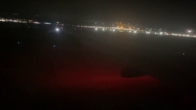 Взлет самолета из Минеральных вод || Red Wings || Ssj-100
