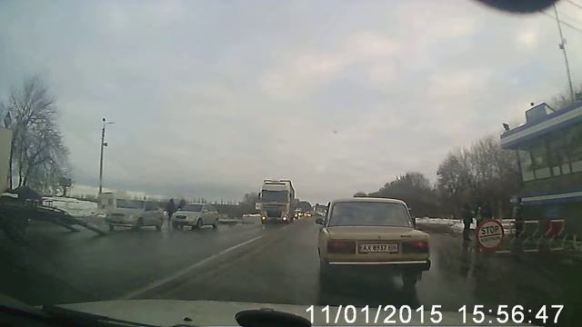 Видеорегистратор Prestigio Roadrunner 300 днем пасмурно