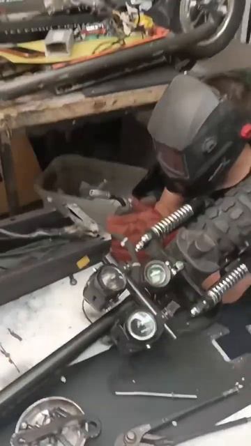 Михаил варит #automobile #diy #electric #tools #escooter #techno #сварка смотреть онлайн