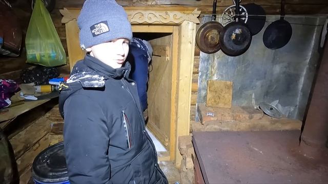 Провалились под лед. Всё пошло против нас. Спасаемся в смотреть онлайн