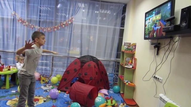 Виртуальная игровая зона Xbox 360 Kinect смотреть онлайн