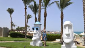 Пляж отеля Steigenberger Aqua Magic, дорога на пляж, бар и анимация на пляже, Египет, Хургада