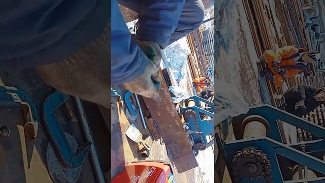 ЖЕЛЕЗНЫЙ МАСТЕР.ПОЛАВТОМАТ СВАРКА 🦾🦾🦾👷👷👷👍👍? смотреть онлайн