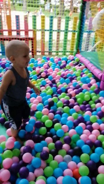 какой он чудной 😆 #малыш #дети сухой детский бассейн #s смотреть онлайн