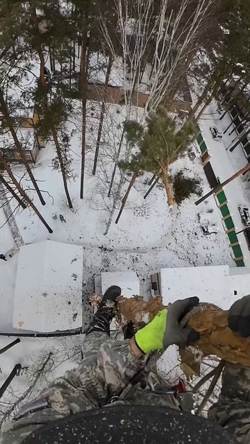 Спил дерева по частям. Иркутск 99-44-40 смотреть онлайн