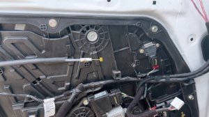 Замена штатных динамиков в Kia Sportage 4 на DL Audio Anaconda 165 Comp