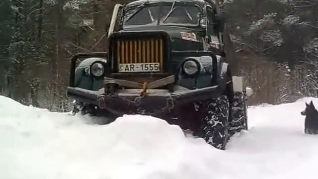 Das GAZ-63 im Schnee. ГАЗ-63 в снегу. смотреть онлайн
