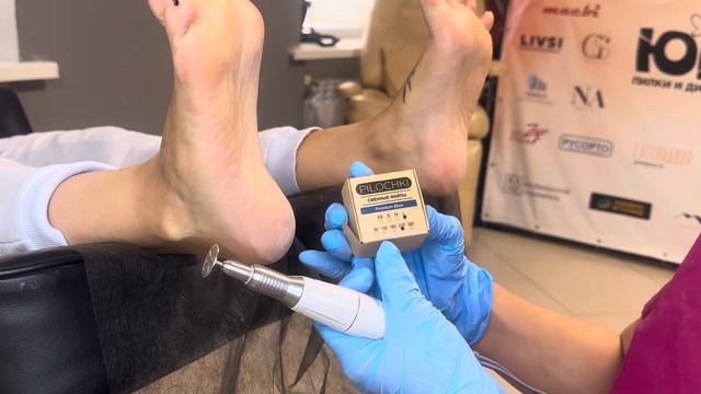 Как не испортить пятки дисковым педикюром!!! смотреть онлайн