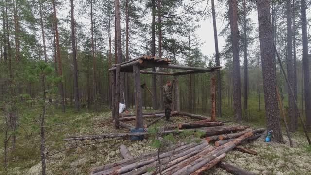 СТРАХ В ЛЕСУ. ЧУТЬ НЕ ПОГИБ. К БАЛАГАНУ НАВЕДАЛСЯ МЕДВЕДЬ. ЖИЛИЩЕ В ТАЙГЕ. ТАЁЖНАЯ СТРОЙКА. смотреть онлайн