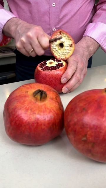 А как вы чистите гранаты? #гранат #чистимгранат #гранат