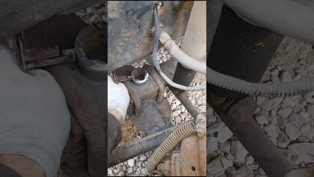 Установка пневмо рессоры передней оси FREIGHTLINER смотреть онлайн