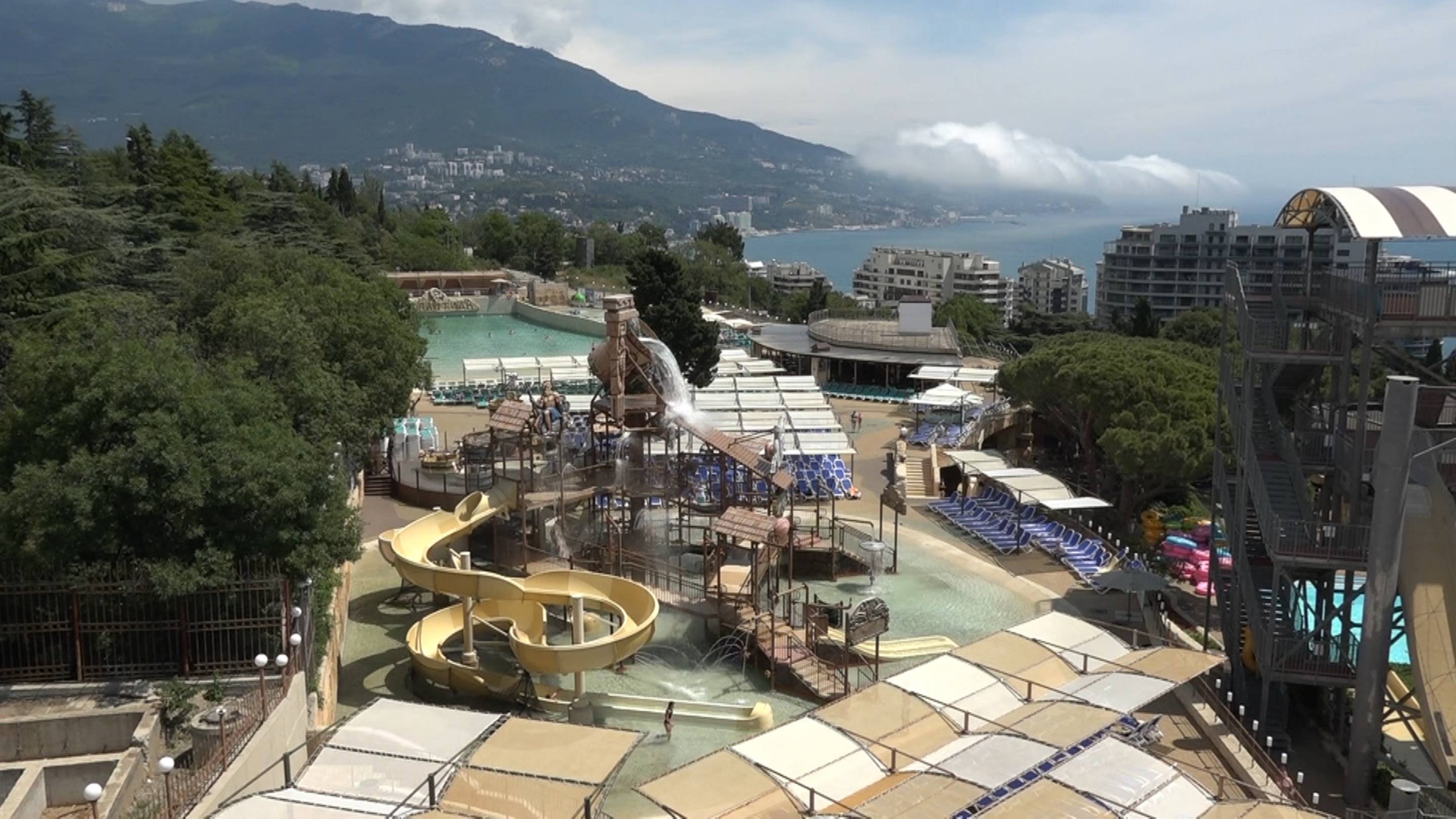 Репортаж - Аквапарк «Атлантида», 31.05.25 смотреть онлайн