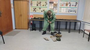 Как одевать и снимать ОЗК. (Общевойсковой Защитный Ком